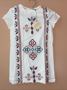 Hayden Girls White Embroidered
Geometric Shift Dress Short Sleeve Size S